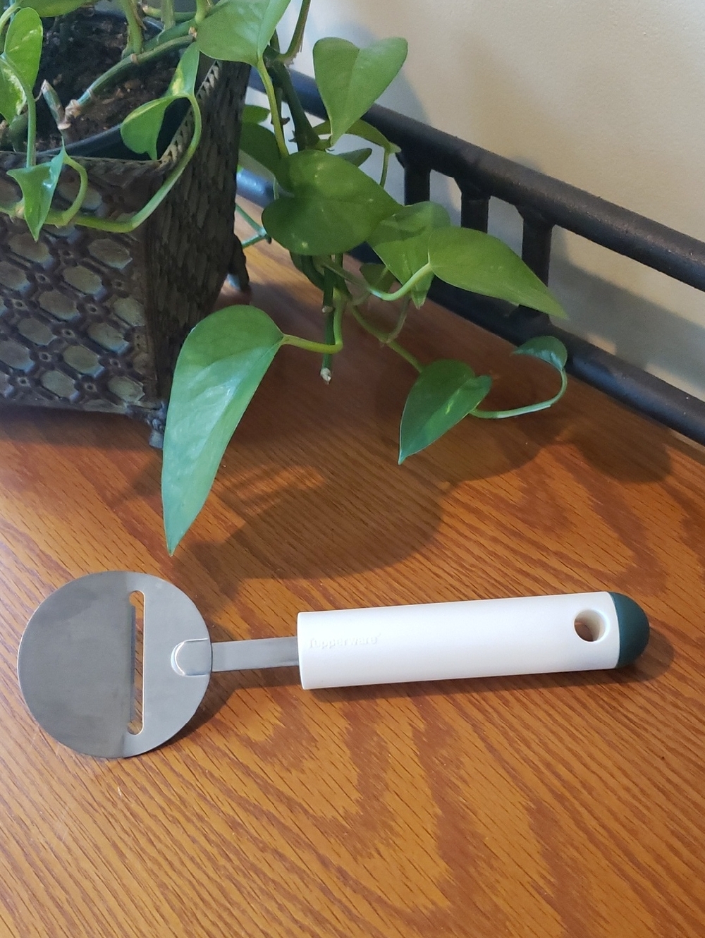 Vtg Tupperware Stainless Steel Cheese Slicer with White & Green Handle
